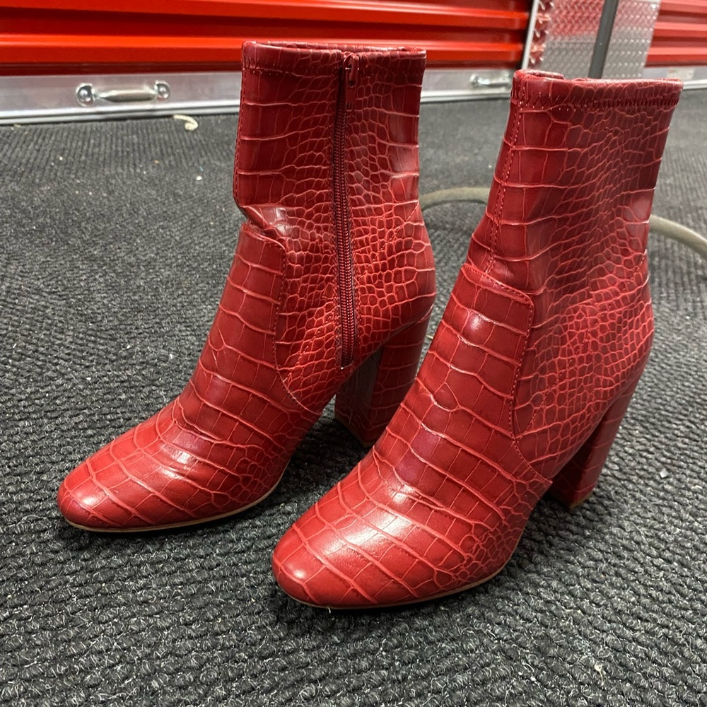 ALDO Red Crocodile-Embossed Ankle Boots PU